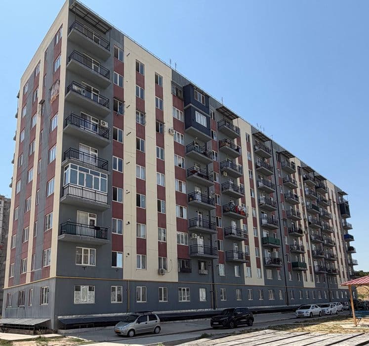 Срочно Продаеться 3-комнатная квартира городе Чирчике 2-микрарайоне